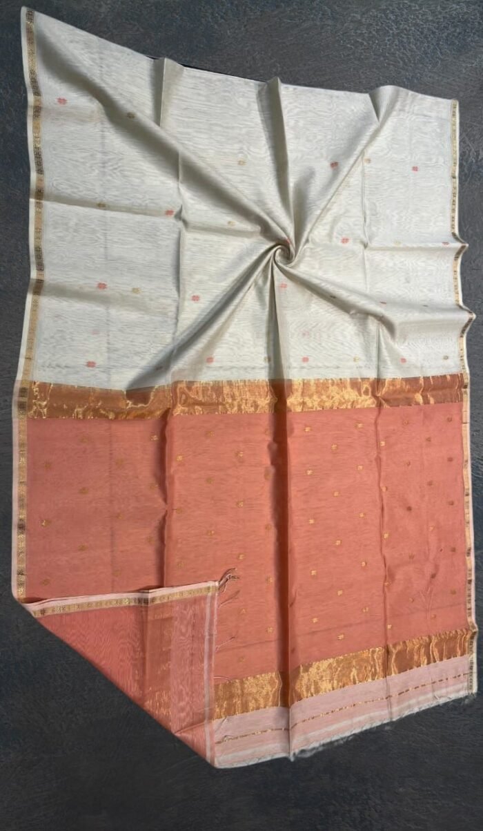 Chandani (चाँदनी) : Maheshwari handloom silk cotton saree in Peach colour - Image 1