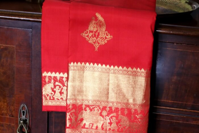 Mangalyam (மாங்கல்யம்): Pure handloom Kanchipuram (Kanjivaram) traditional red silk saree - Image 4