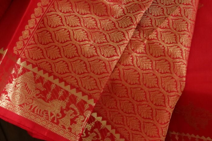 Mangalyam (மாங்கல்யம்): Pure handloom Kanchipuram (Kanjivaram) traditional red silk saree - Image 5