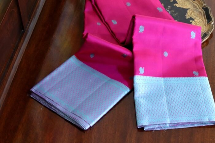 Vaadamalli (வாடாமல்லி): Pure handloom Kanchipuram (Kanjivaram) silk saree - Image 1